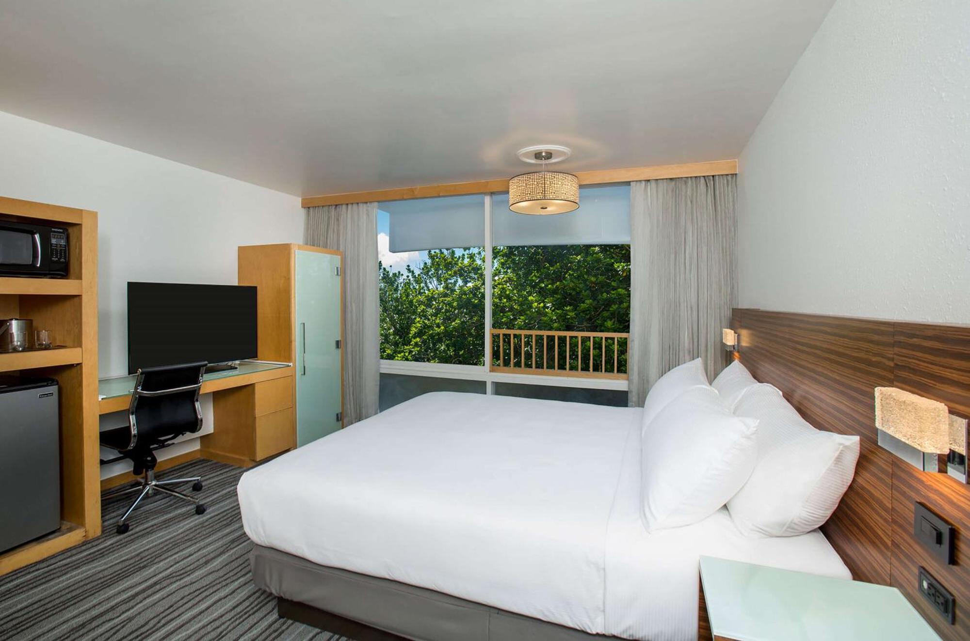 Grand Naniloa Hotel, A Doubletree By Hilton Hilo Exterior photo